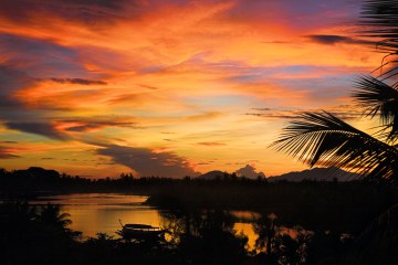 Featured image of post Mekong Lights